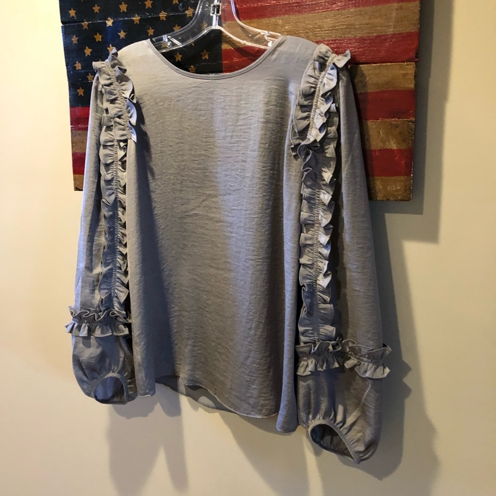 Ann Taylor ruffled sleeve blouse